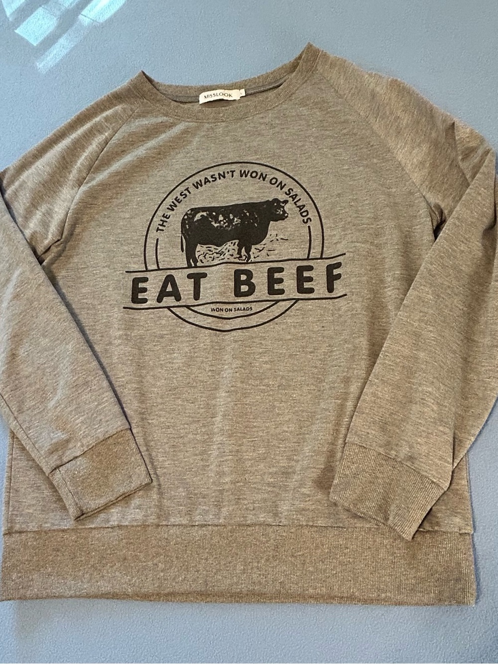 MISSLOOK Gray Crewneck Sweatshirt with 'EAT BEEF' Graphic